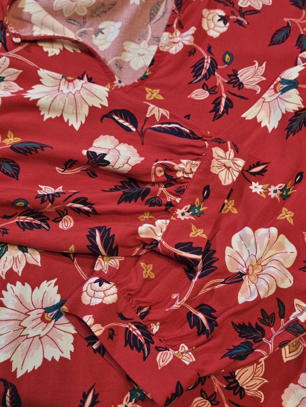 Old Navy Red Floral Smocked Shoulder Long Sleeve Blouse Top L - Picture 5 of 7